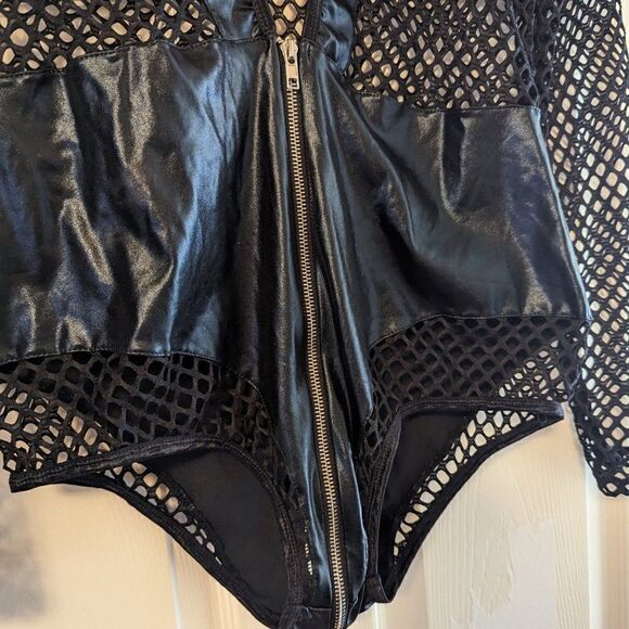 MUSIC LEGS Fishnet WET-LOOK V SHAPE TEDDY Zipper Long Sleeve Sexy Halloween NWT - Picture 7 of 16
